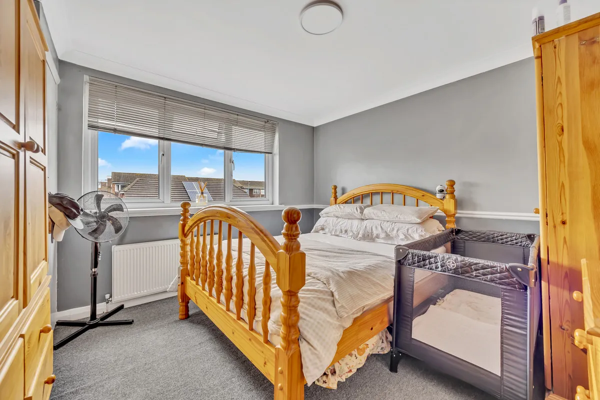 Rainham Road, Rainham, RM13, photo 11