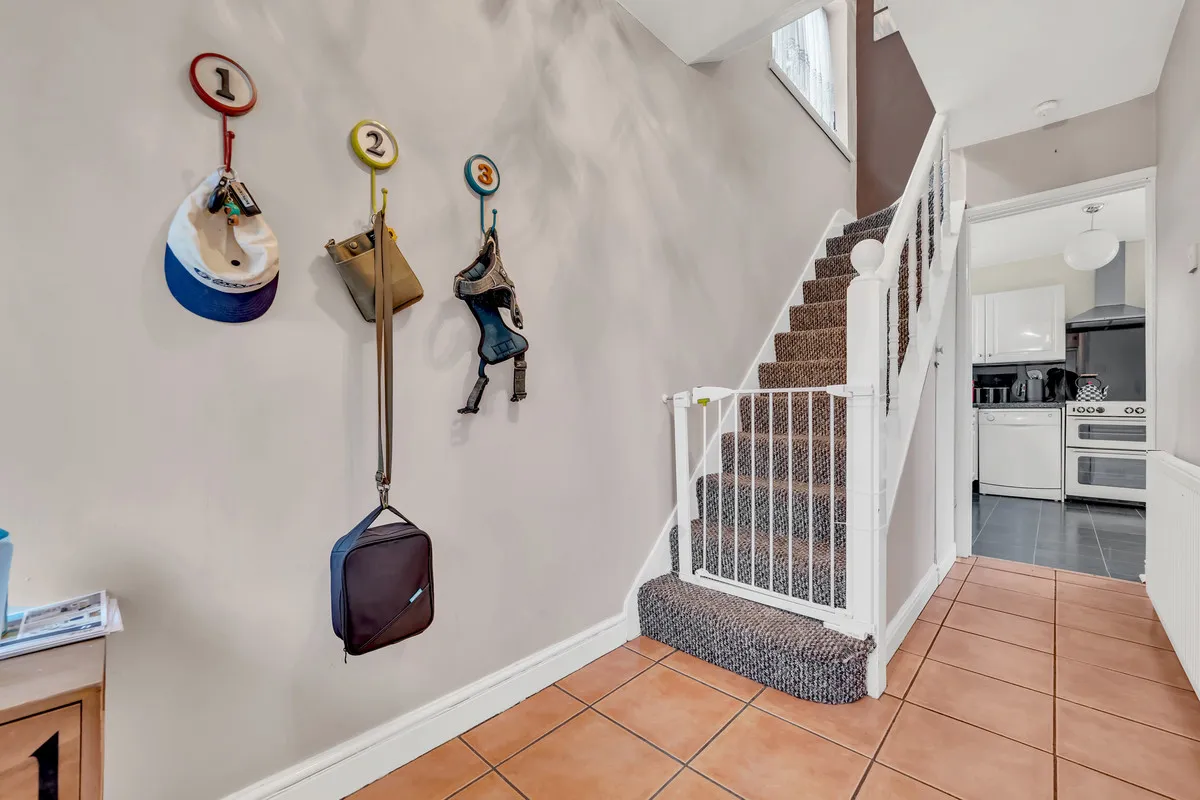 Rainham Road, Rainham, RM13, photo 9