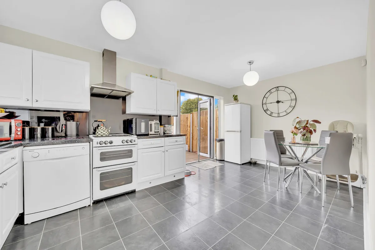 Rainham Road, Rainham, RM13, photo 2