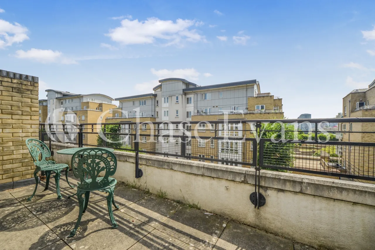 St. Davids Square, Isle Of Dogs, E14, photo 22