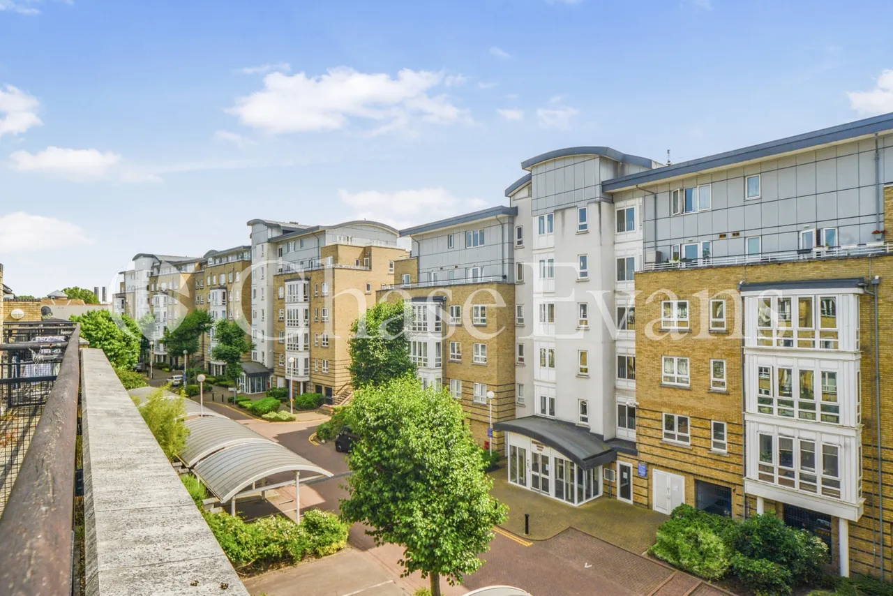 St. Davids Square, Isle Of Dogs, E14, photo 23