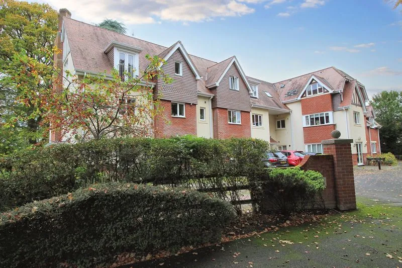 Pinehurst Road, West Moors BH22 0FD, photo 22