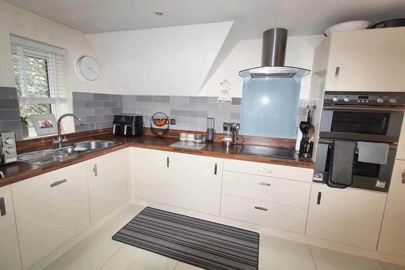 Pinehurst Road, West Moors BH22 0FD, photo 14