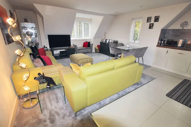 Pinehurst Road, West Moors BH22 0FD, photo 2