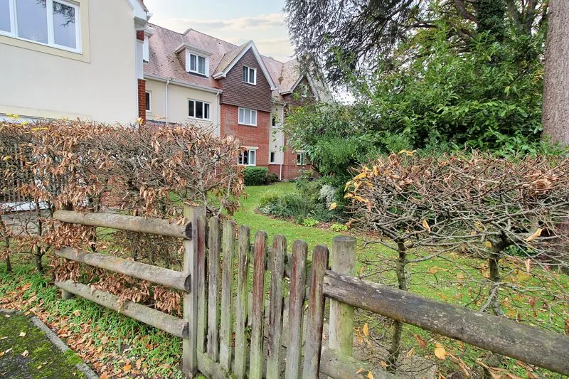 Pinehurst Road, West Moors BH22 0FD, photo 19