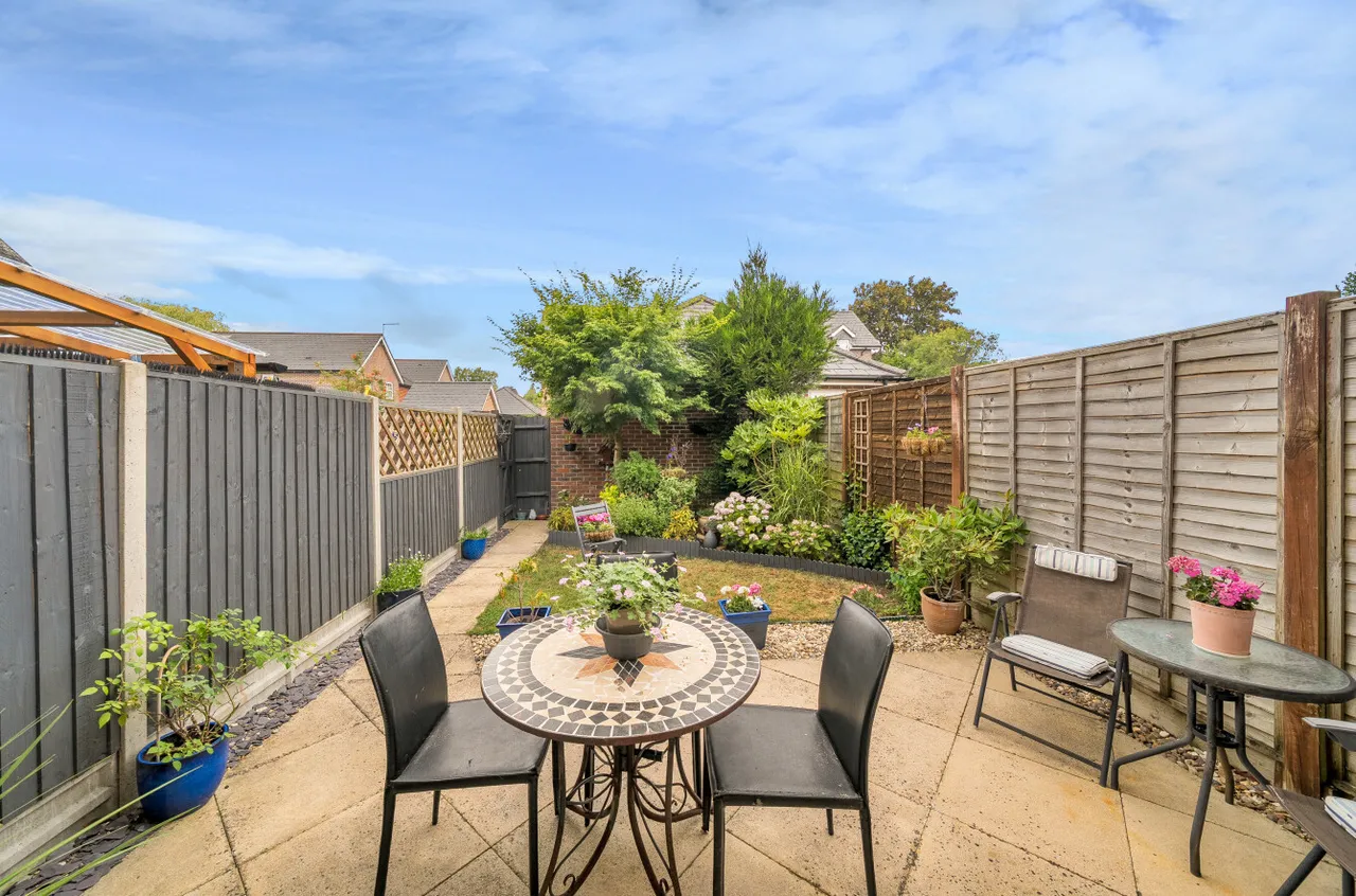 Helens Close, Alton, GU34, photo 10