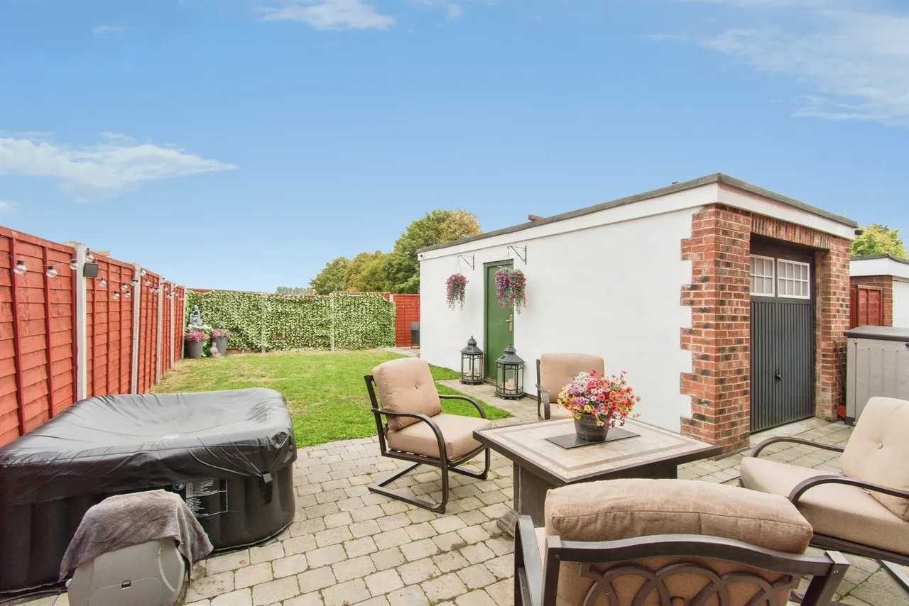 Benson Lane, Normanton, WF6, photo 14