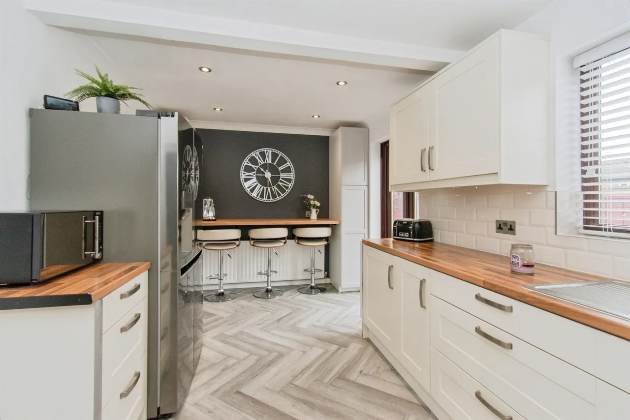 Benson Lane, Normanton, WF6, photo 3