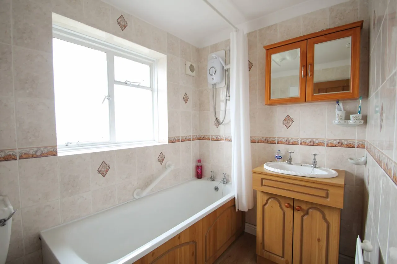 Hurstwood Avenue, Erith, photo 10