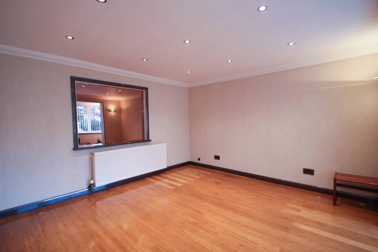 Hurstwood Avenue, Erith, photo 4
