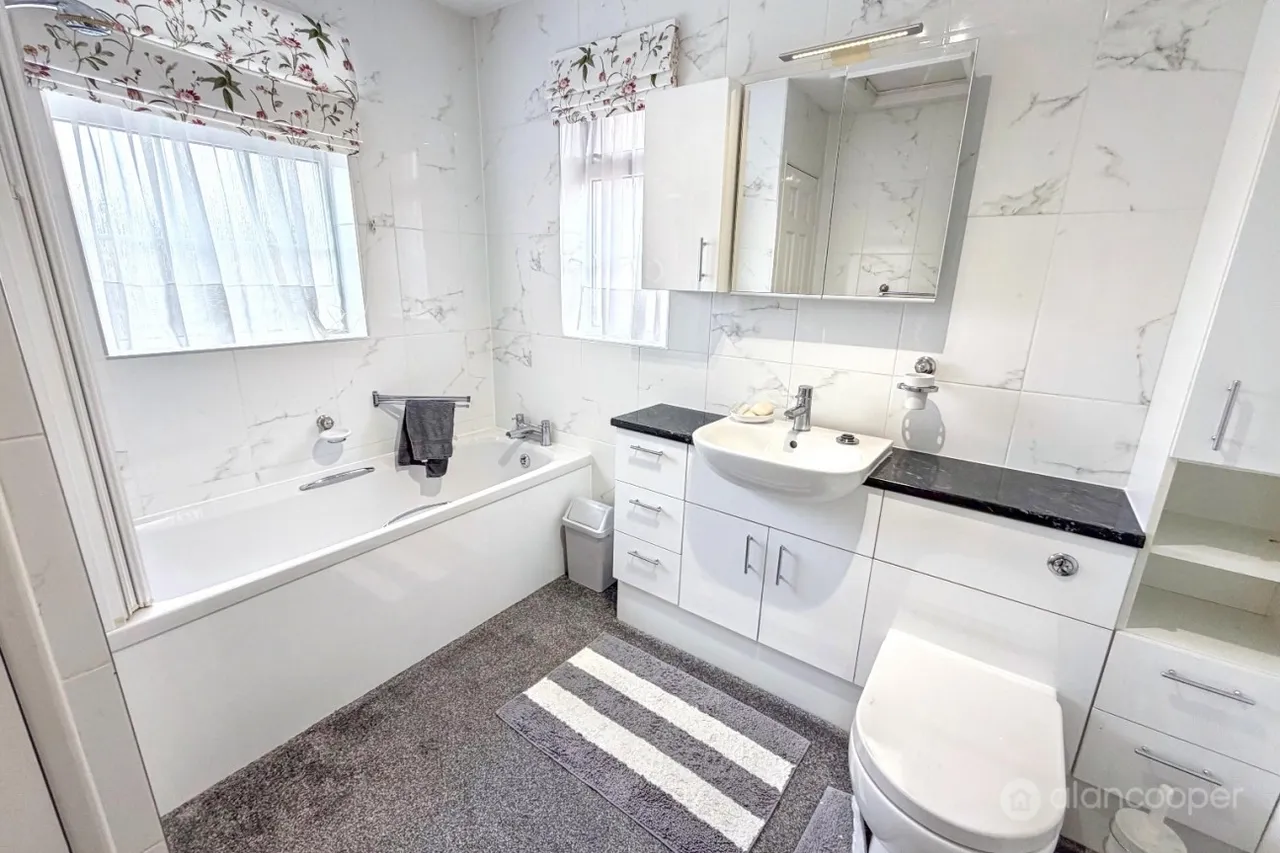 Pallett Drive, St Nicolas Park, CV11, photo 14