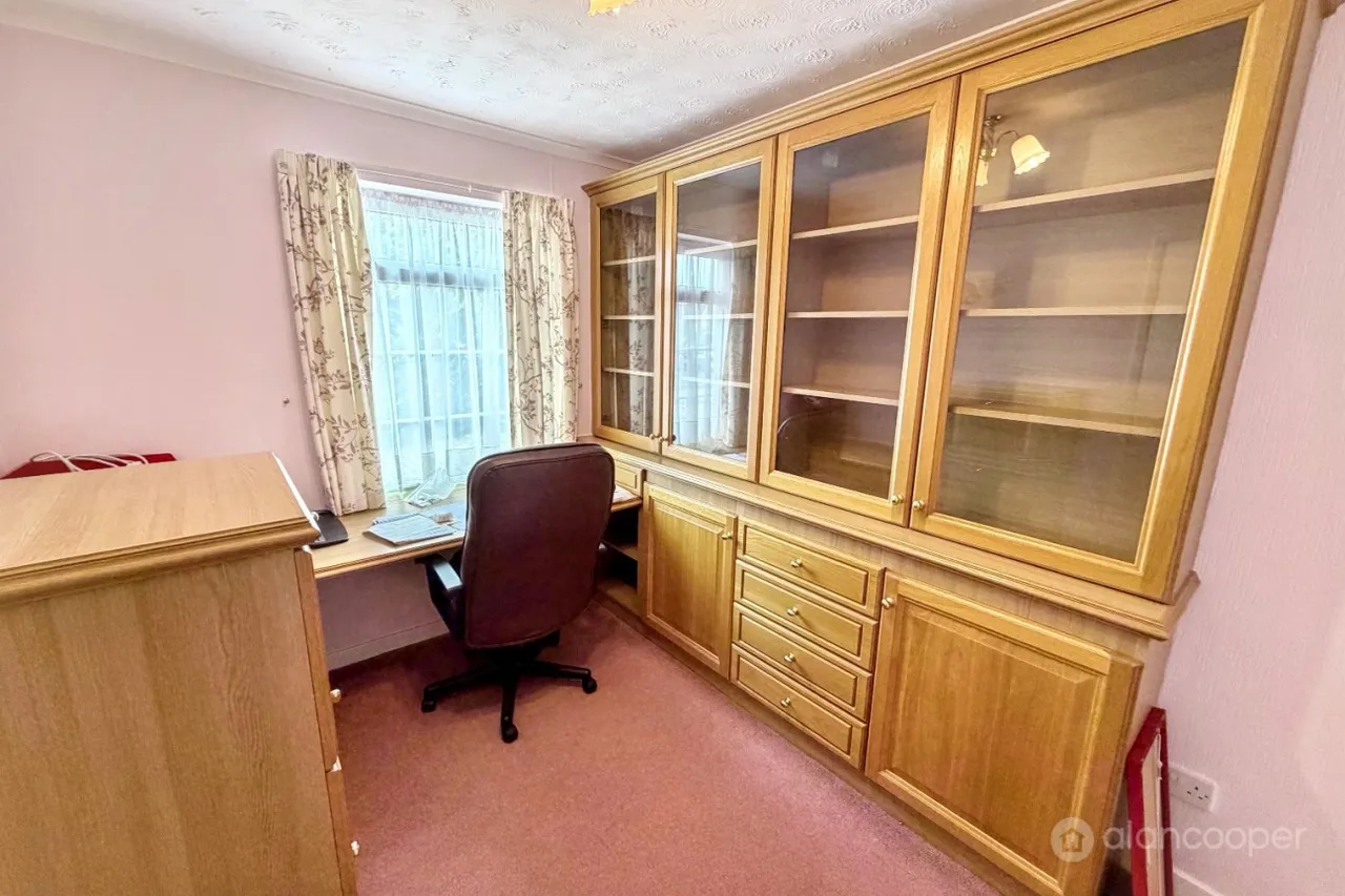Pallett Drive, St Nicolas Park, CV11, photo 10