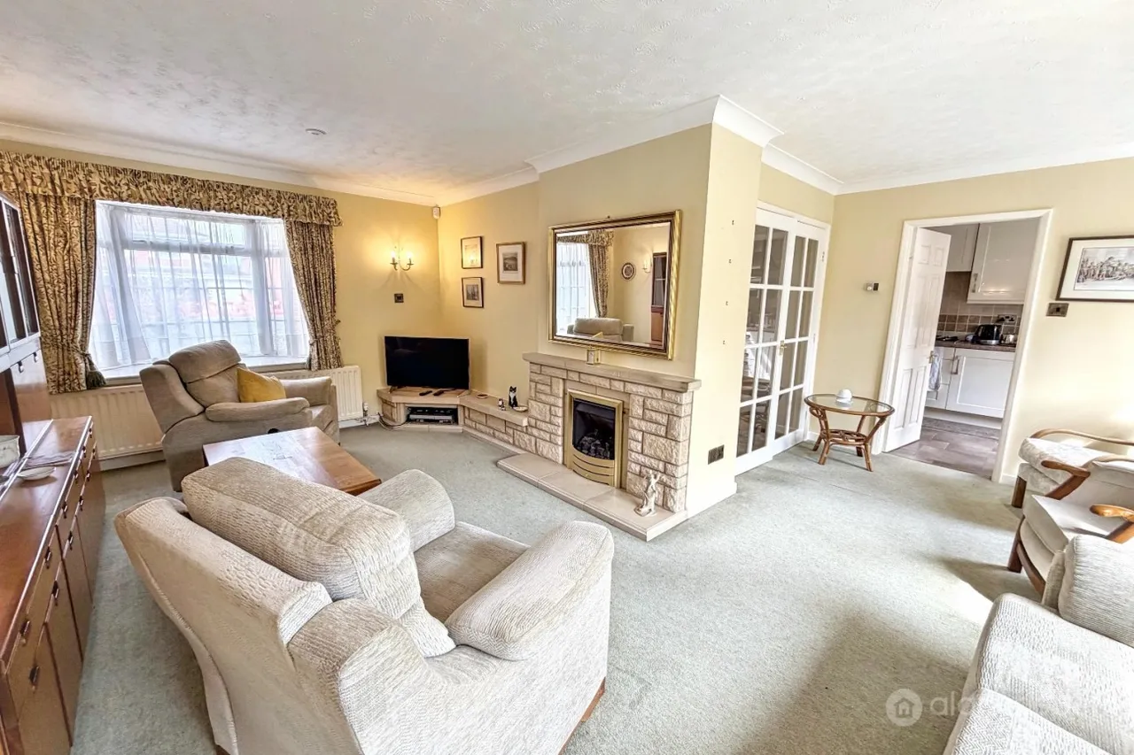 Pallett Drive, St Nicolas Park, CV11, photo 2