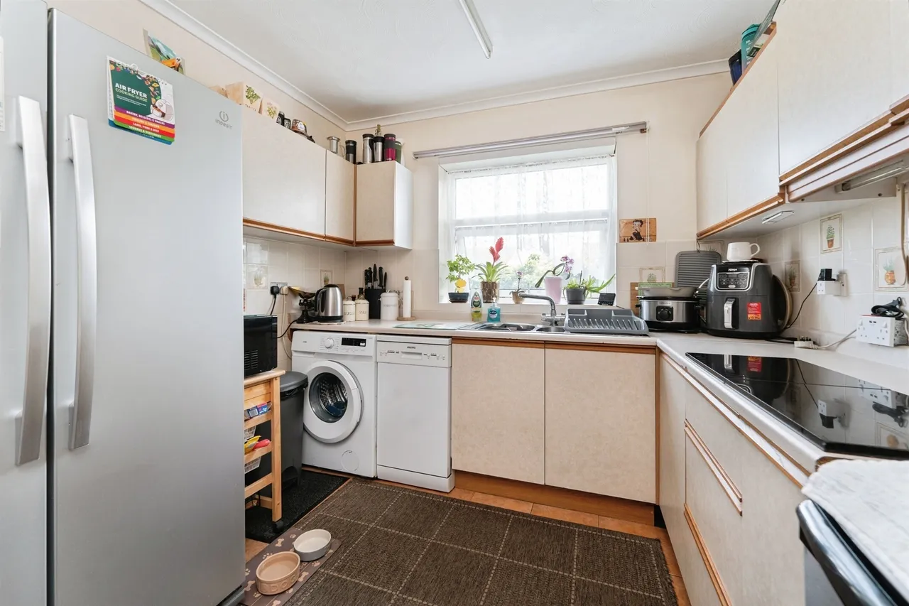 Green Park, Chatteris, PE16, photo 10