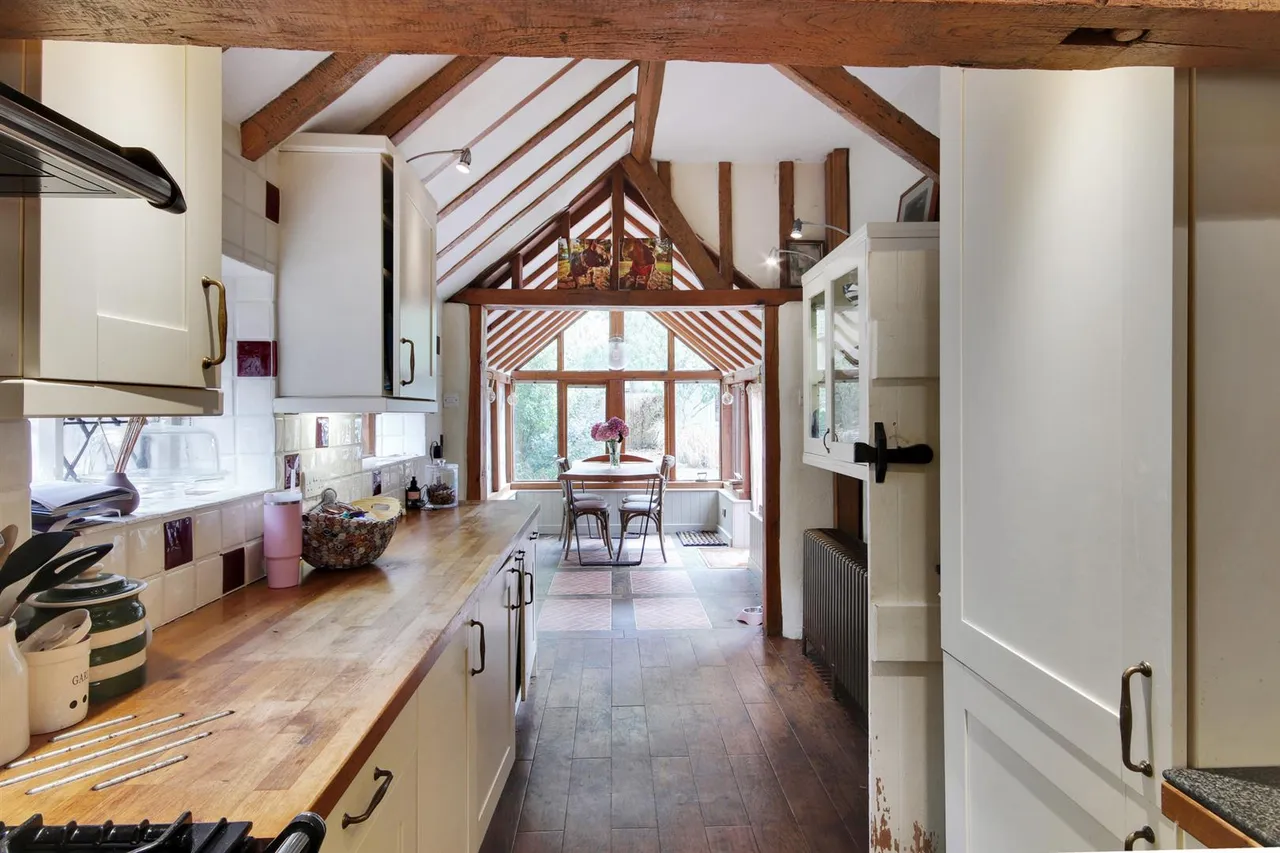 Powder Mill Lane, Leigh, photo 6