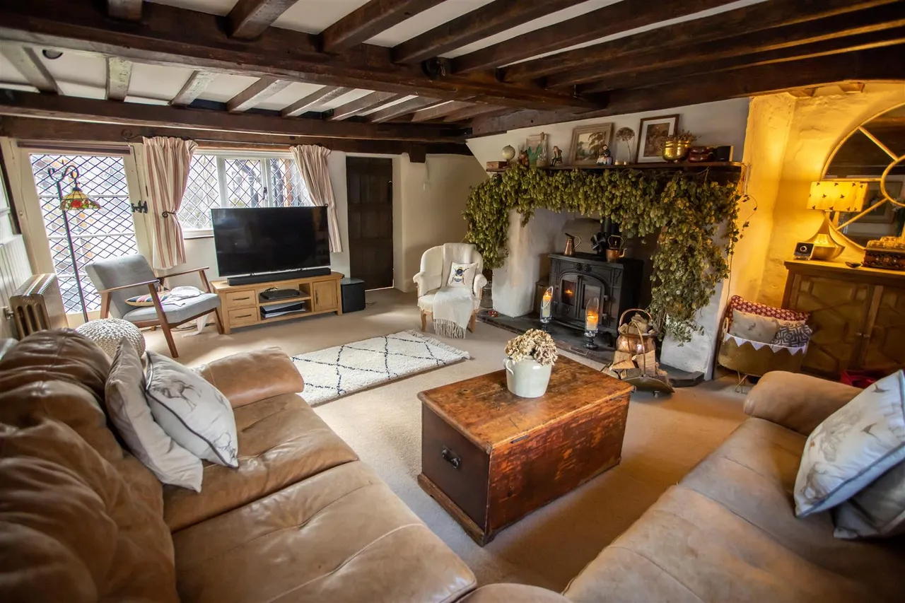 Powder Mill Lane, Leigh, photo 10