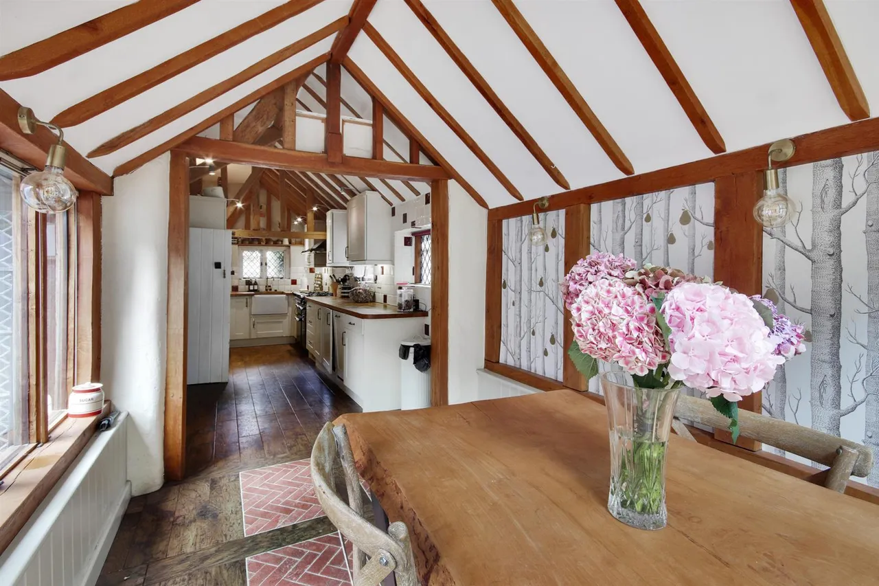Powder Mill Lane, Leigh, photo 8