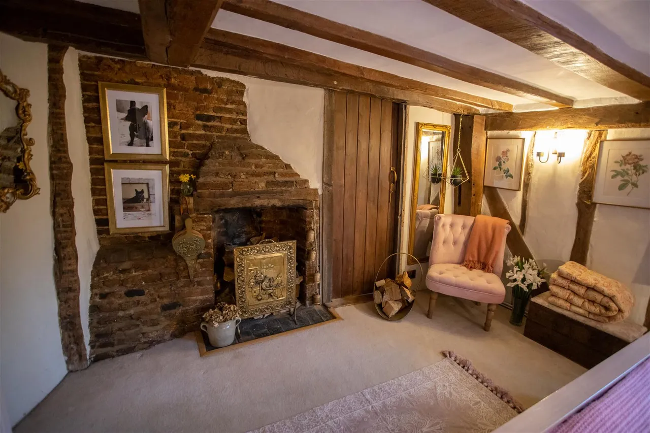 Powder Mill Lane, Leigh, photo 12