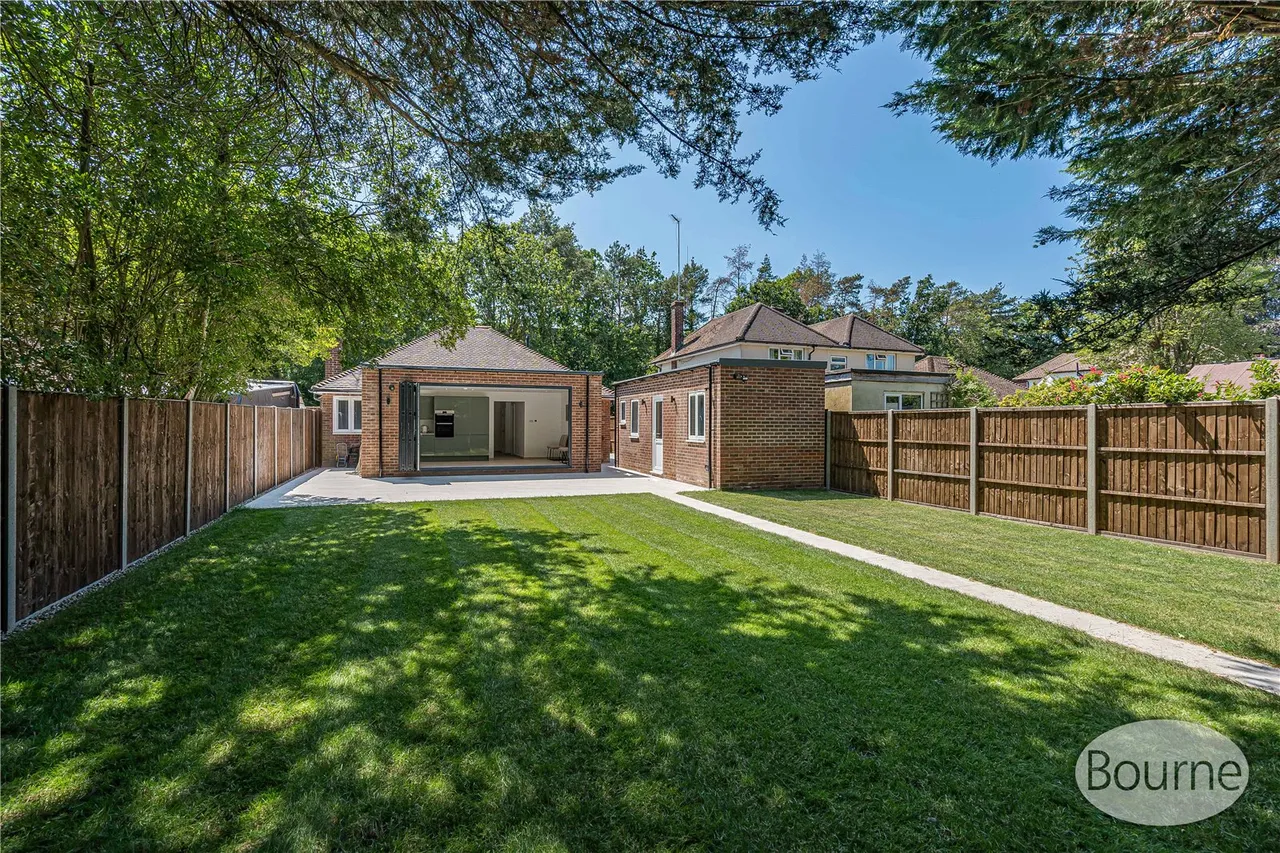 Loncin Mead Avenue, New Haw, KT15, photo 15