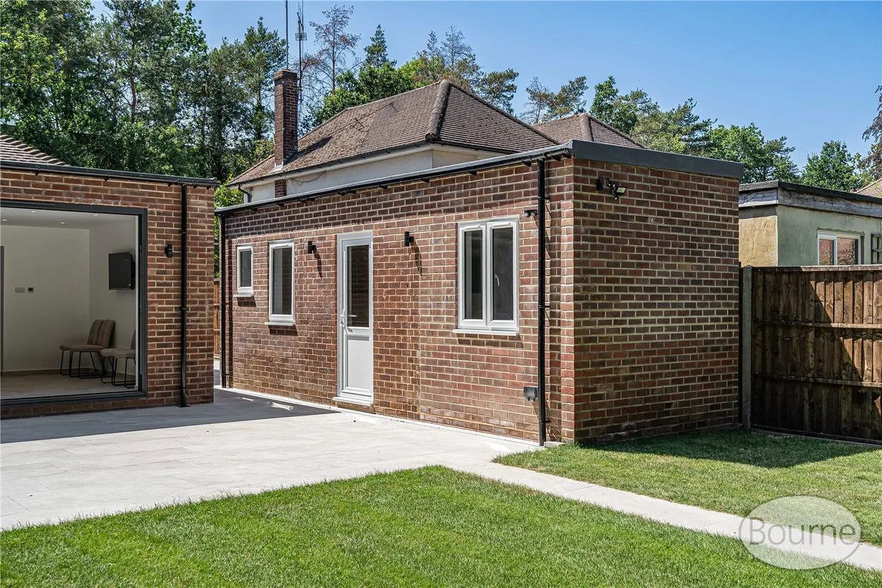 Loncin Mead Avenue, New Haw, KT15, photo 14