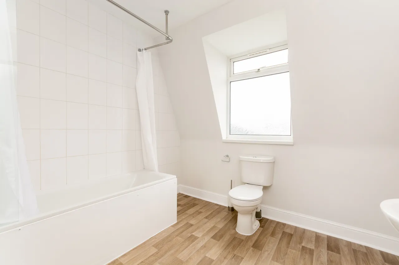 Flat 3, 67 Churchfield Road, London, photo 5