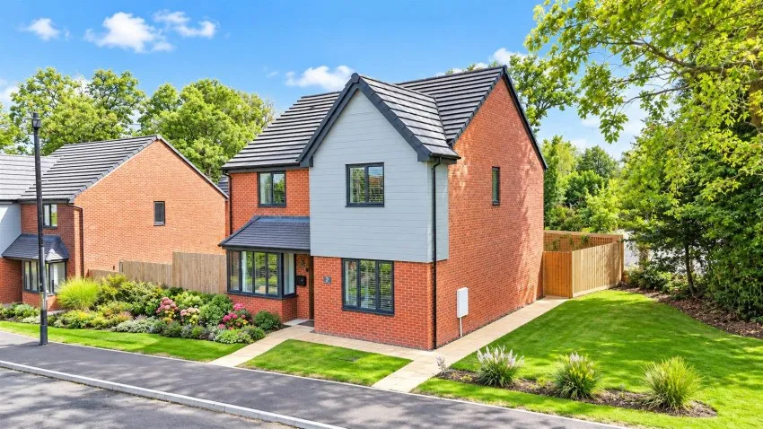 4 bed house for sale, Poplars Grove, Huntley