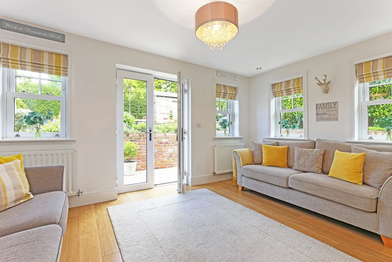 Hill Top Lane, Barnsley, S75, photo 11