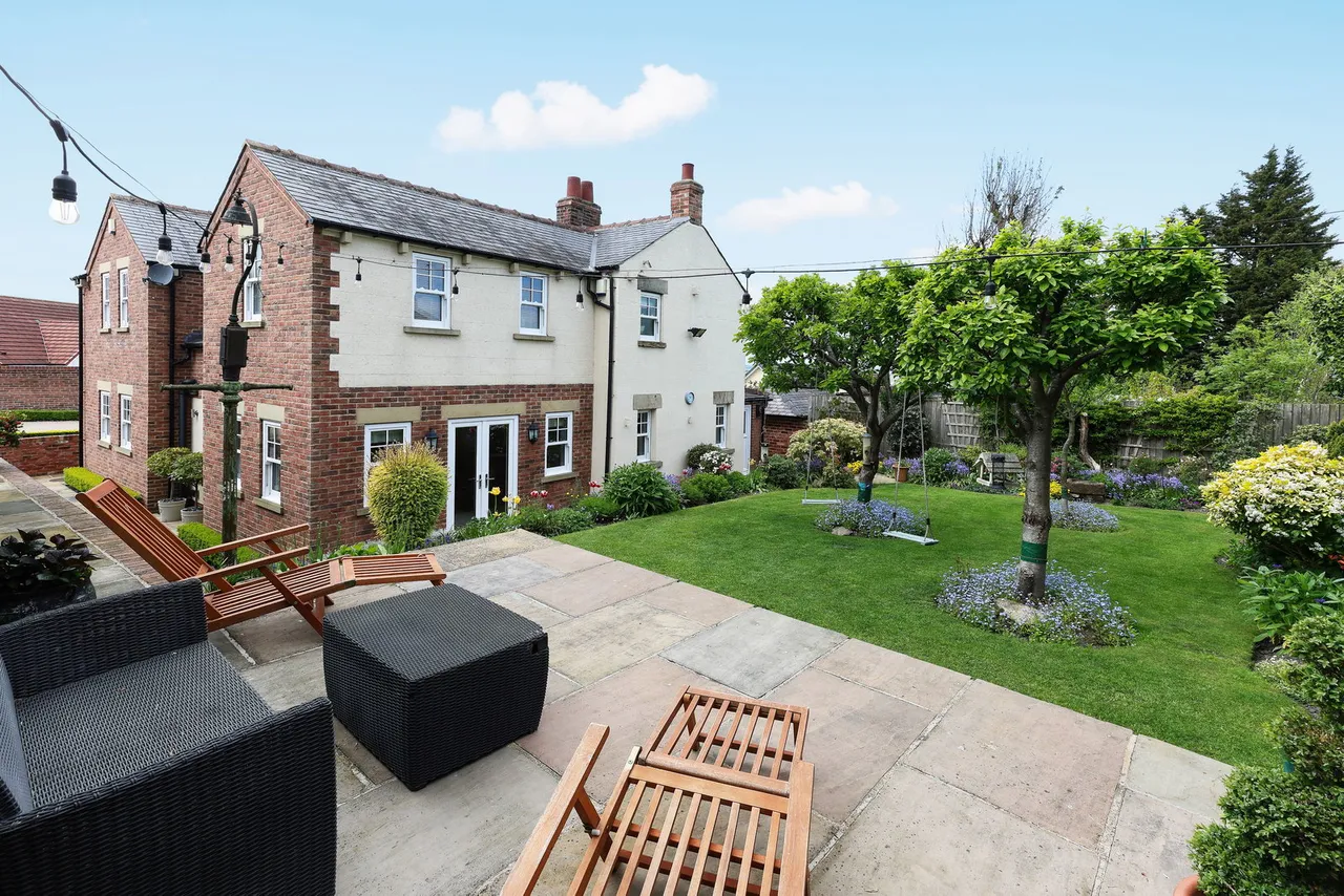 Hill Top Lane, Barnsley, S75, photo 33