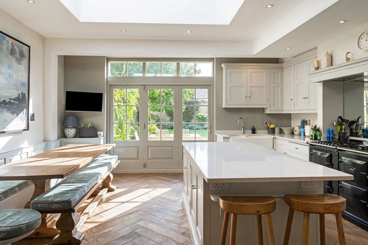 Coxwell Street, Cirencester, GL7, photo 3