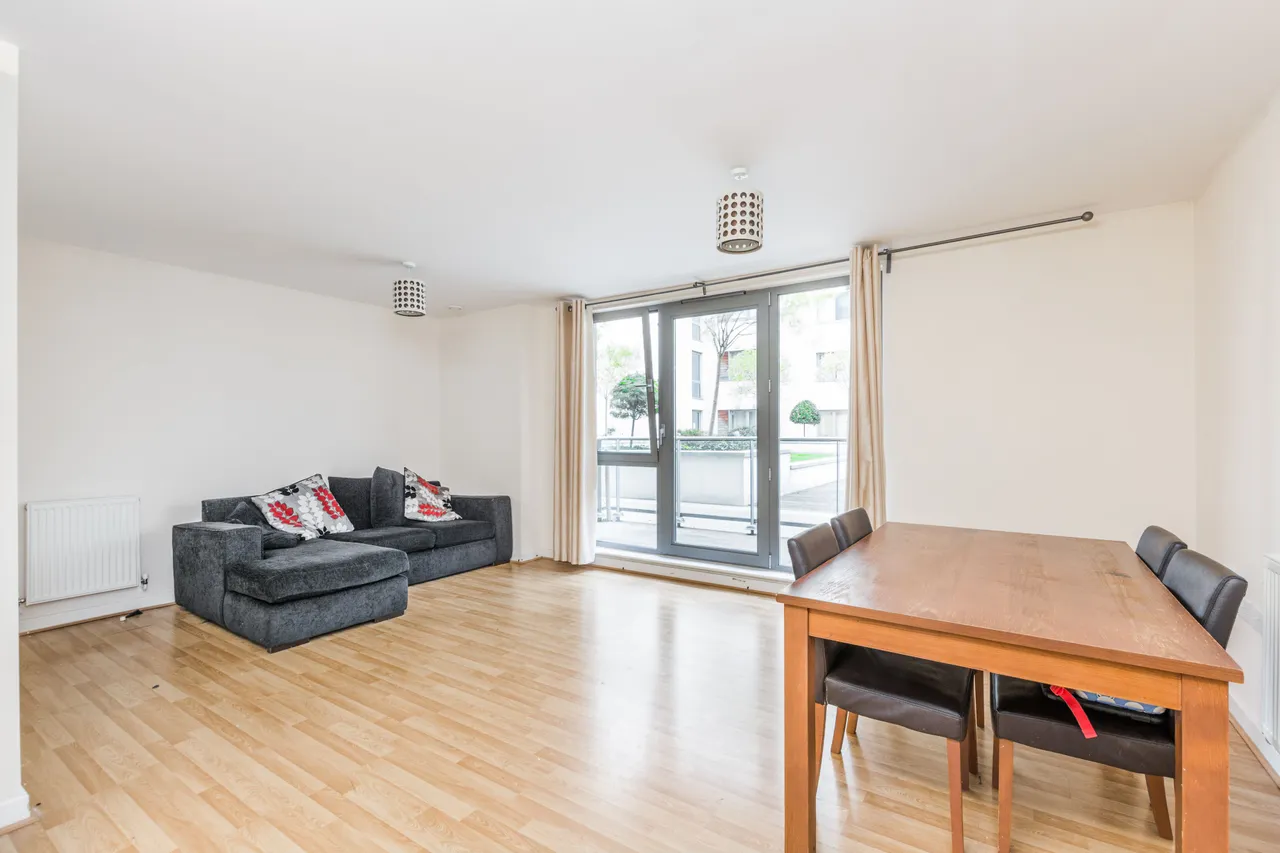 2 bed flat for sale, London, E15