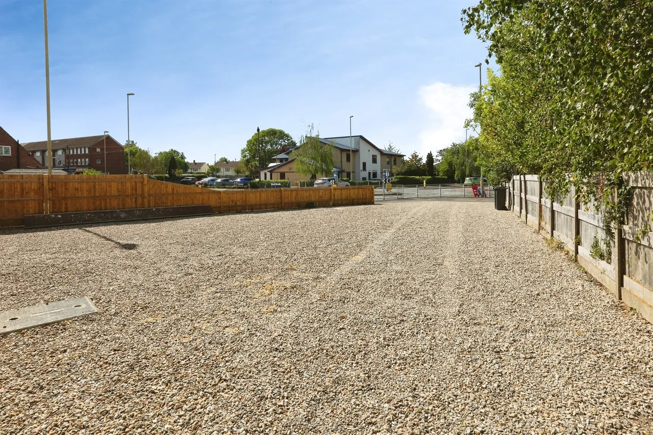 Rowner Lane, Gosport, PO13, photo 13