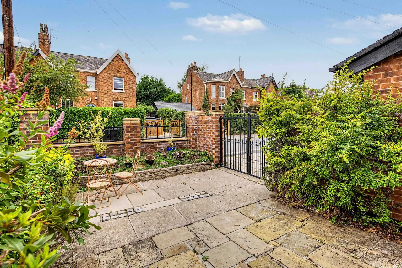 Apsley Grove, Altrincham, photo 17