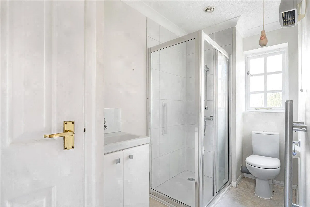 Avon Place, River Street, SN9, photo 7