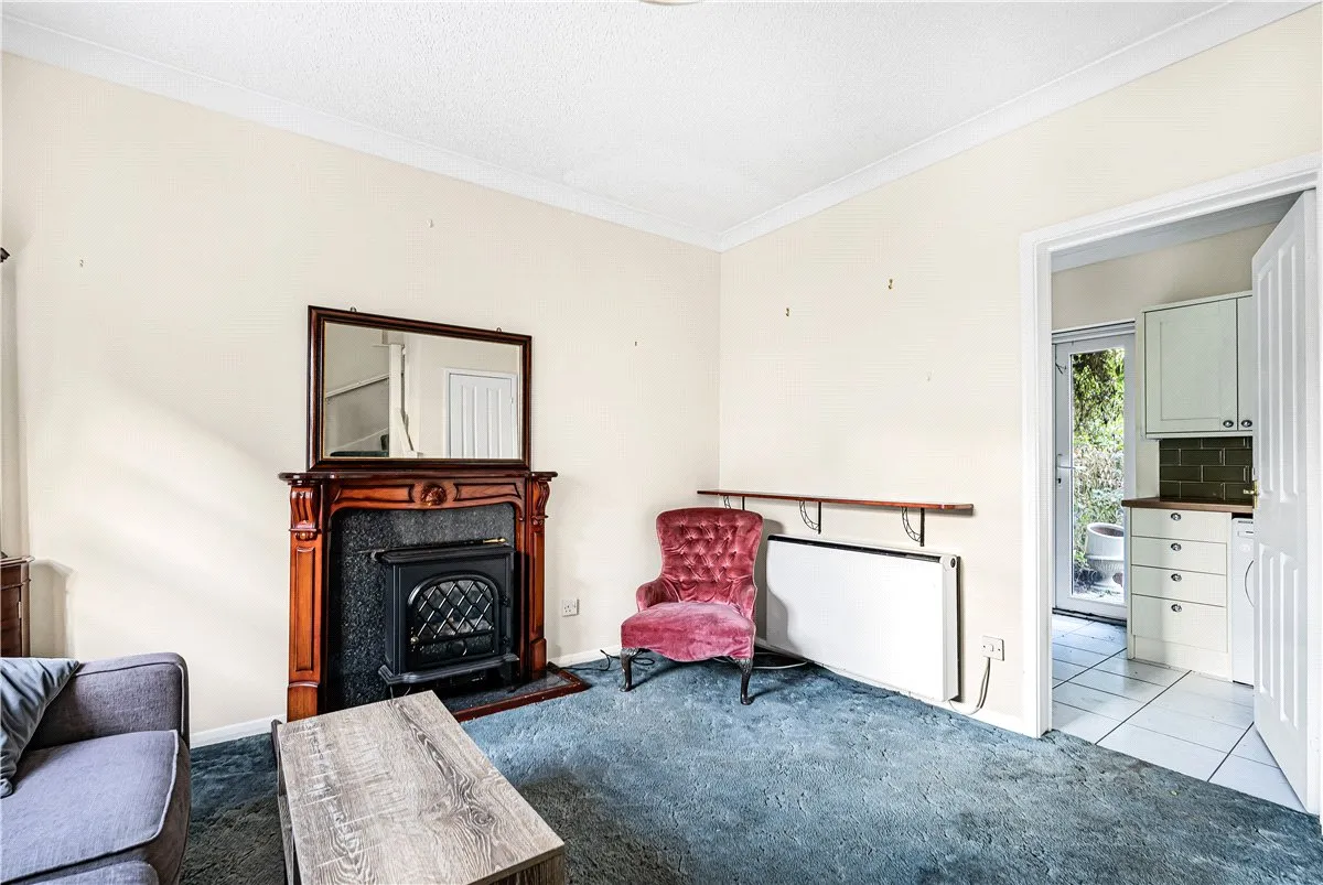 Avon Place, River Street, SN9, photo 2