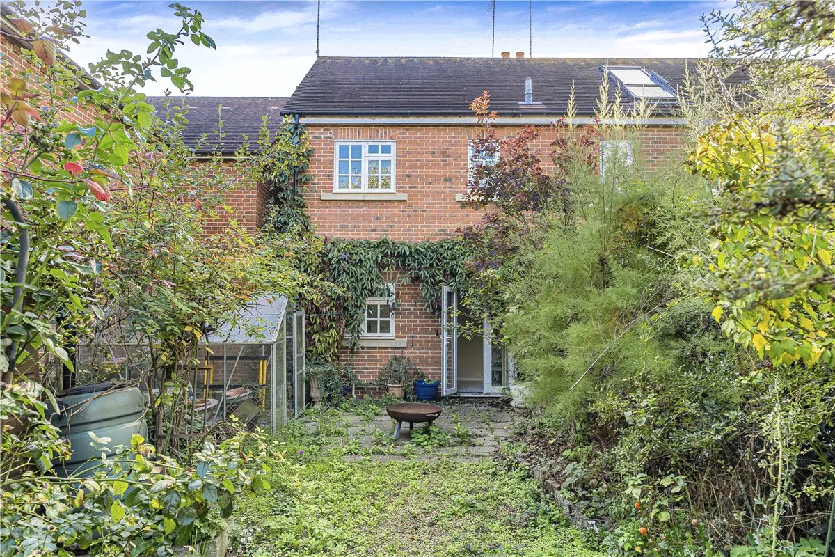 Avon Place, River Street, SN9, photo 9
