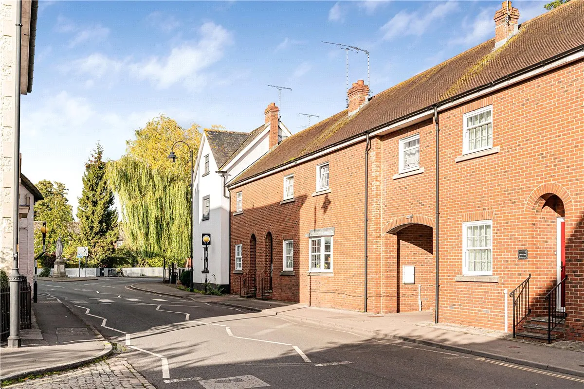 Avon Place, River Street, SN9, photo 11