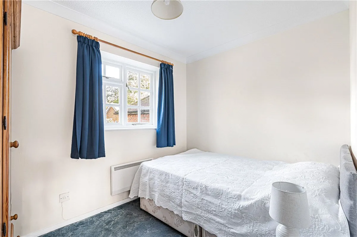 Avon Place, River Street, SN9, photo 6