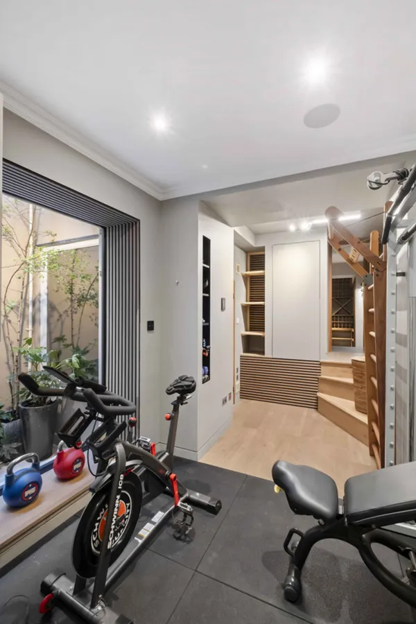 Radipole Road, London, SW6, photo 25