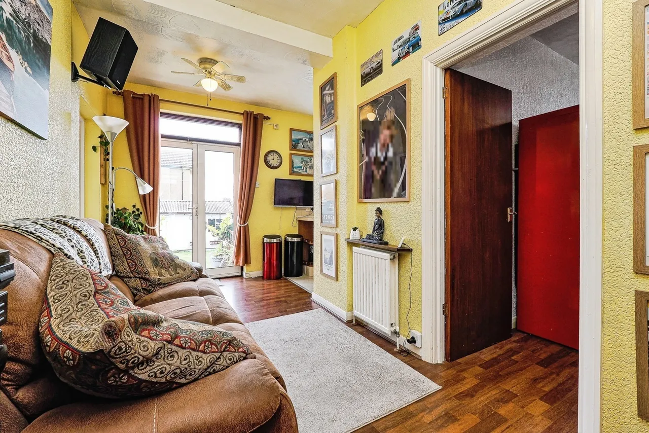 Suttons Lane, HORNCHURCH, Essex, RM12, photo 15