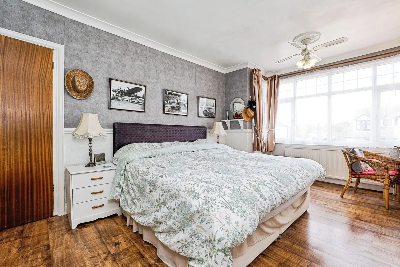 Suttons Lane, HORNCHURCH, Essex, RM12, photo 8