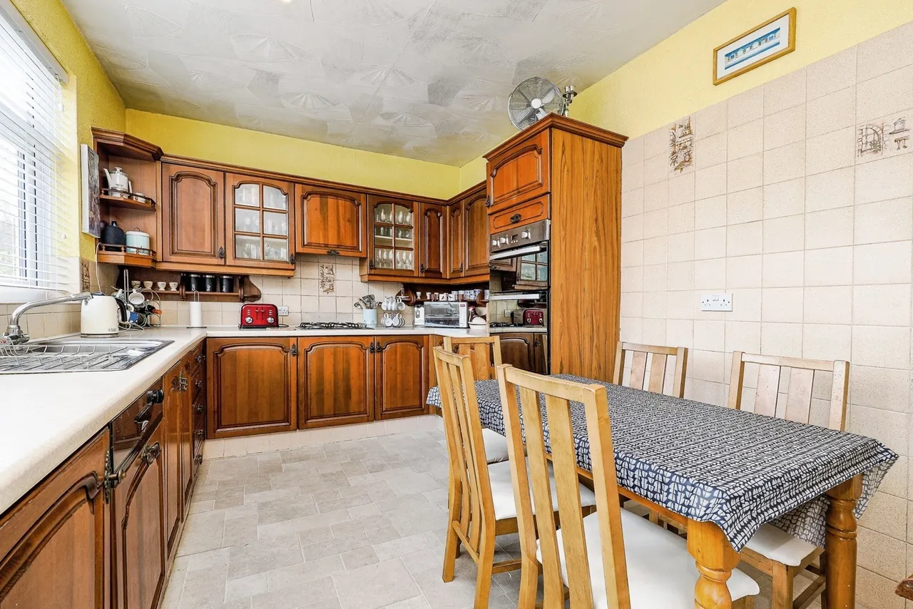 Suttons Lane, HORNCHURCH, Essex, RM12, photo 3