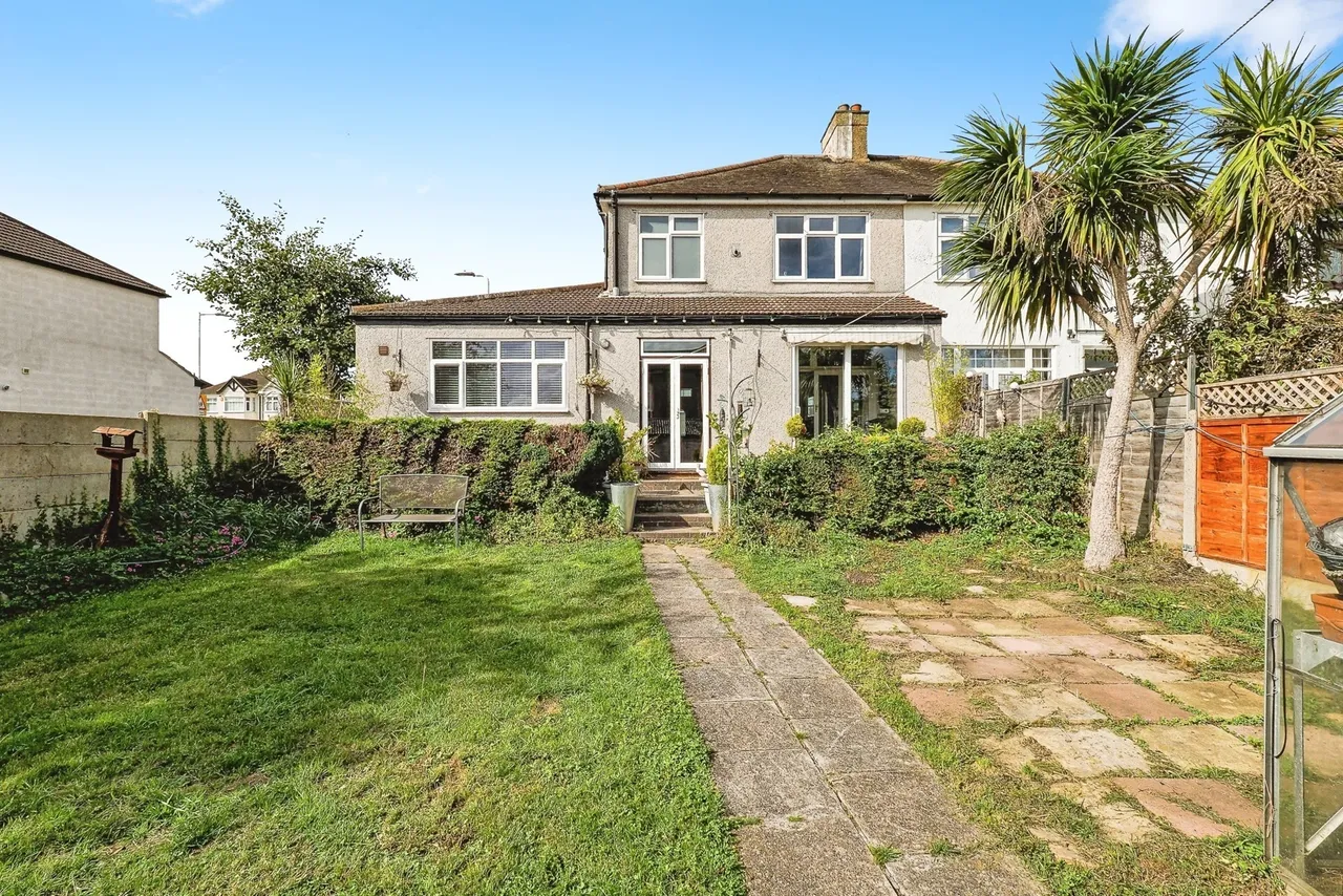 Suttons Lane, HORNCHURCH, Essex, RM12, photo 6