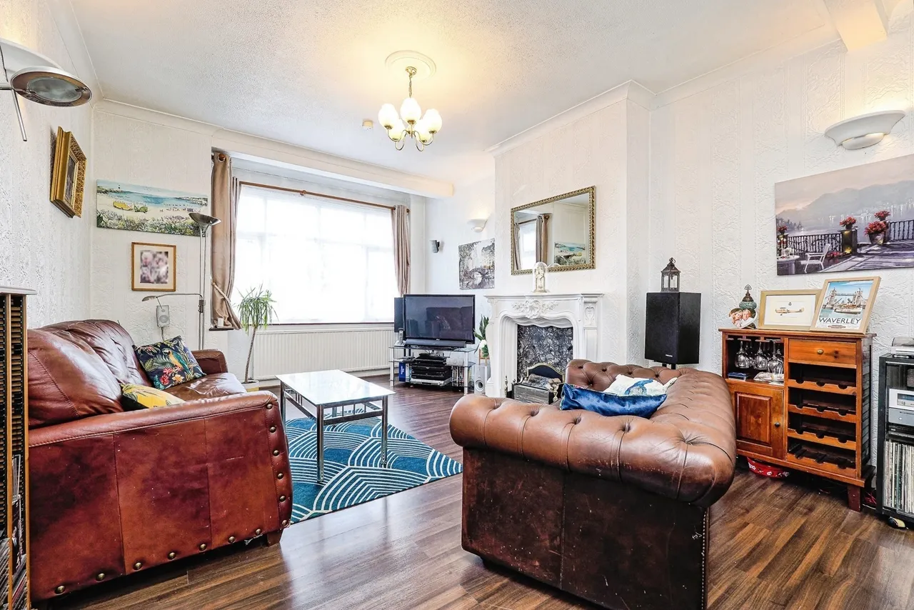Suttons Lane, HORNCHURCH, Essex, RM12, photo 4