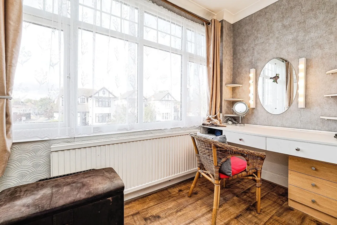 Suttons Lane, HORNCHURCH, Essex, RM12, photo 17