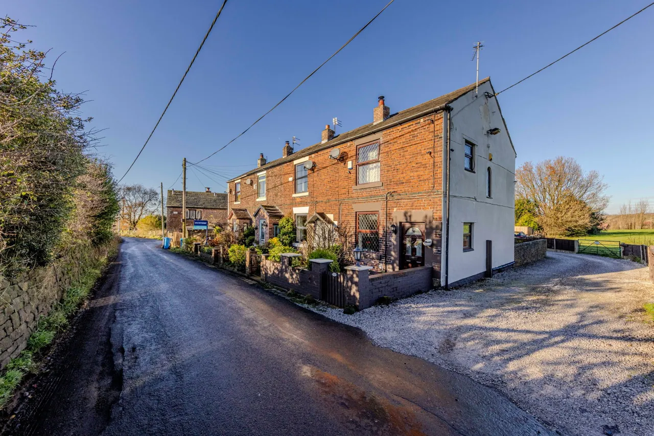 Alt Lane, Park Bridge, Ashton-Under-Lyne, OL8 2HE, photo 3