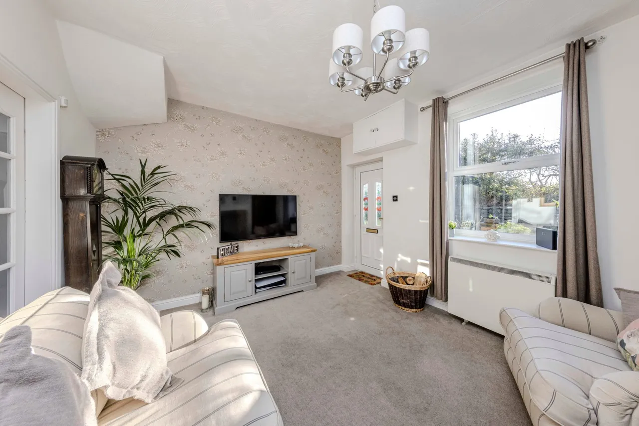 Alt Lane, Park Bridge, Ashton-Under-Lyne, OL8 2HE, photo 5