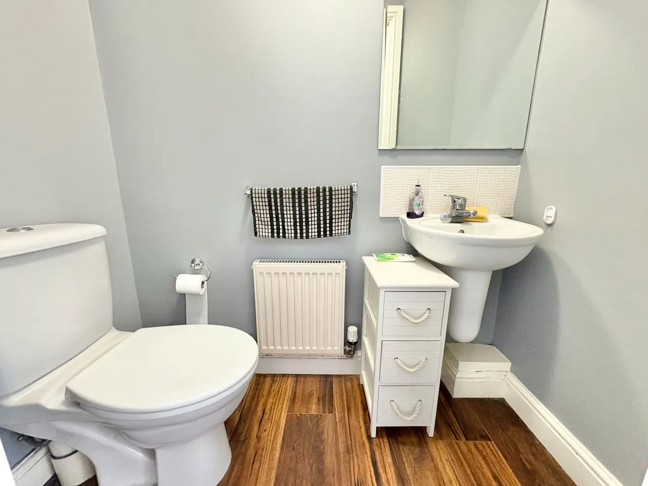 High Street, Woodville, DE11, photo 8