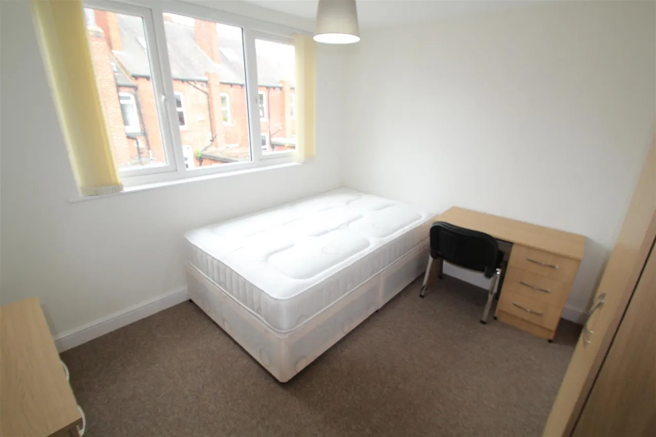 Beamsley Grove, Hyde Park, LS6, photo 5