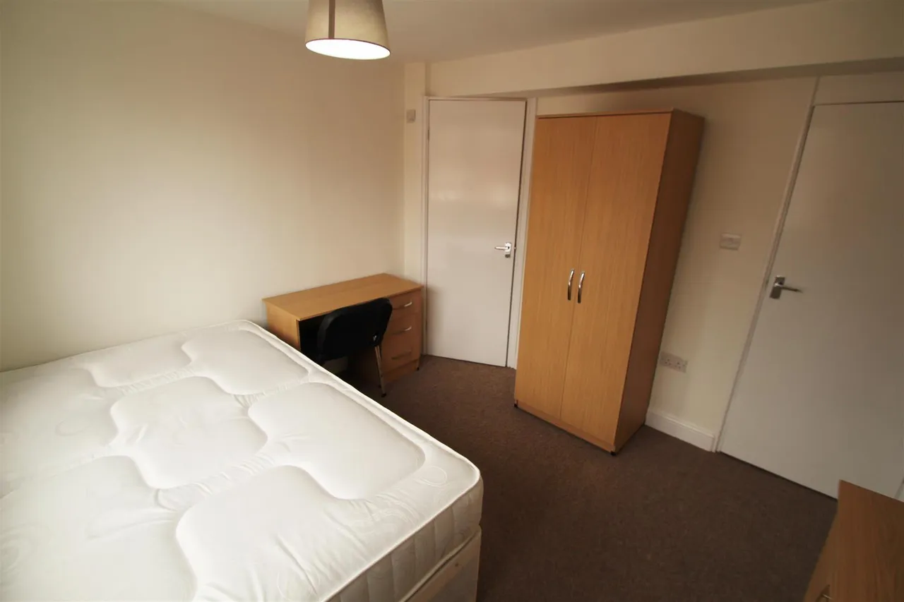 Beamsley Grove, Hyde Park, LS6, photo 6