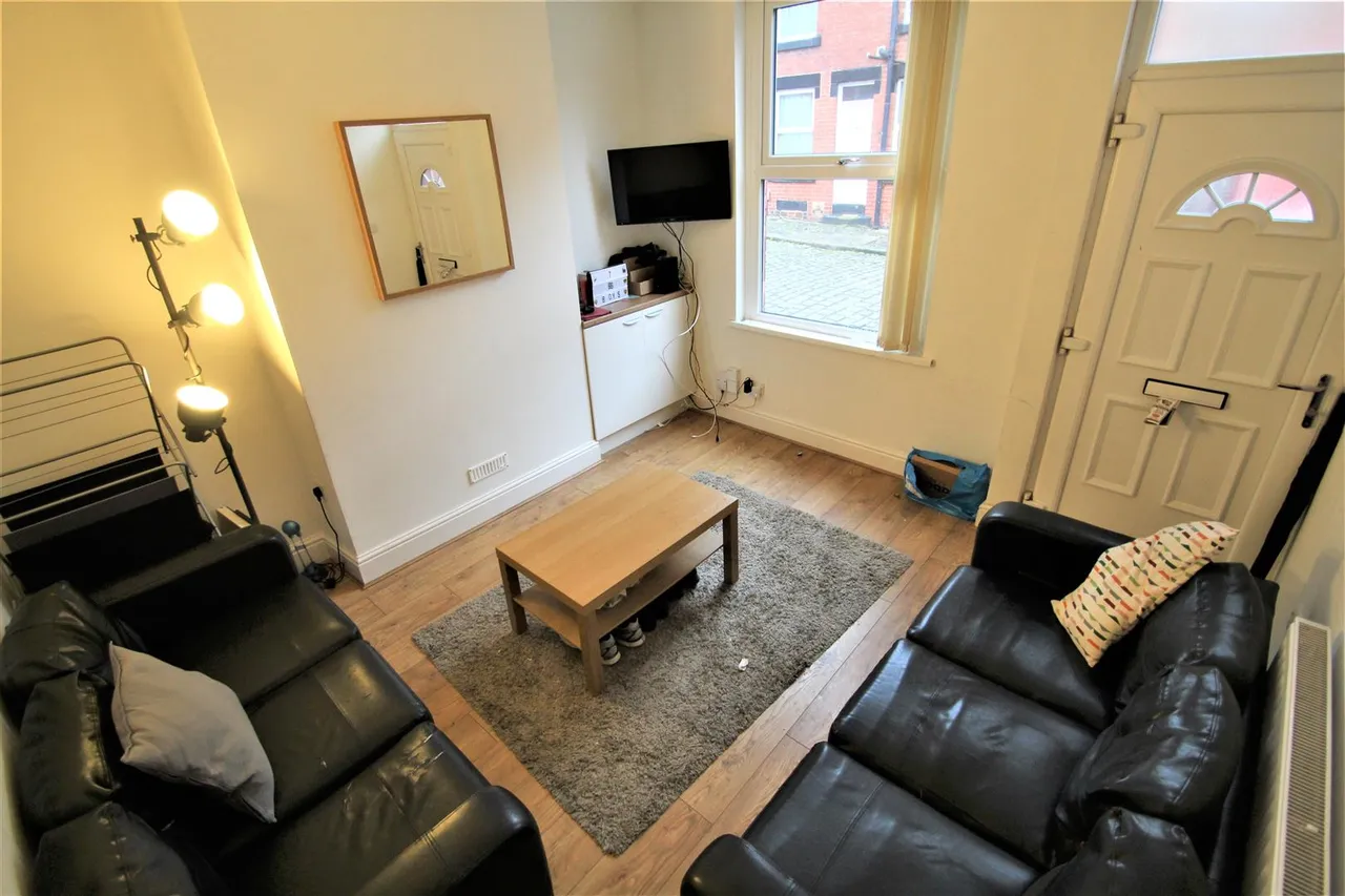 6 bed house to rent, Beamsley Grove, Hyde Park, LS6